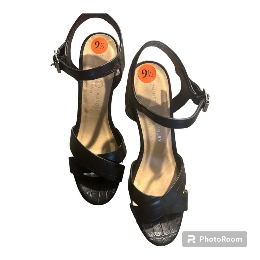 CHINESE LAUNDRY Platform Heel